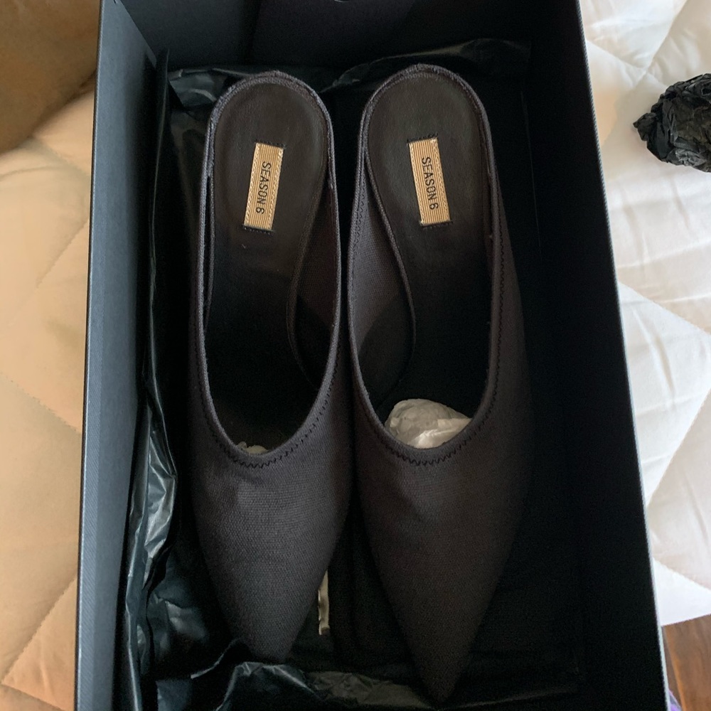 Yeezy Mule